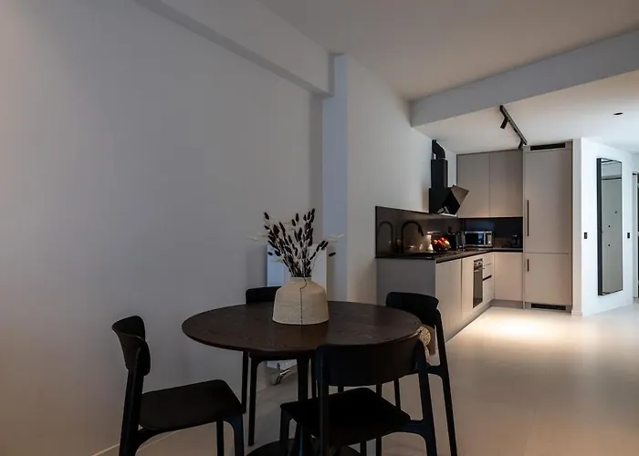 Riverside Loft *