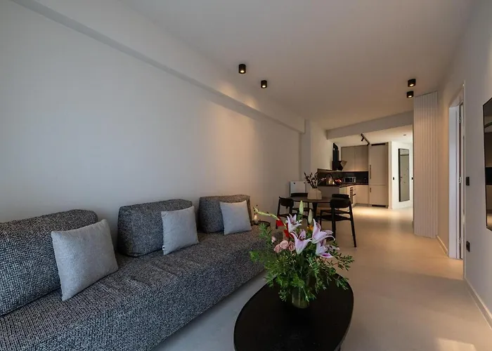 Riverside Loft *