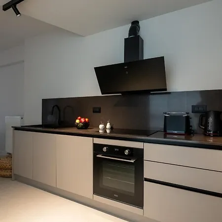 Riverside Loft *