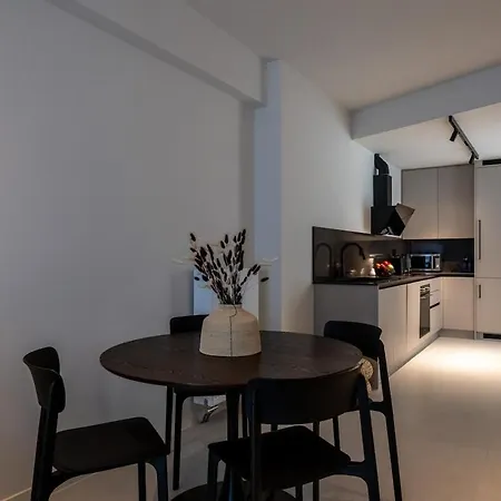 Riverside Loft *
