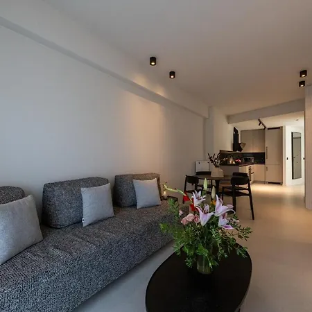 Riverside Loft *